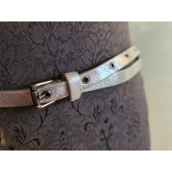 J Crew Metallic Silver Slim Leather Belt Grommet Detailing Size Medium NWOT - Picture 2 of 7